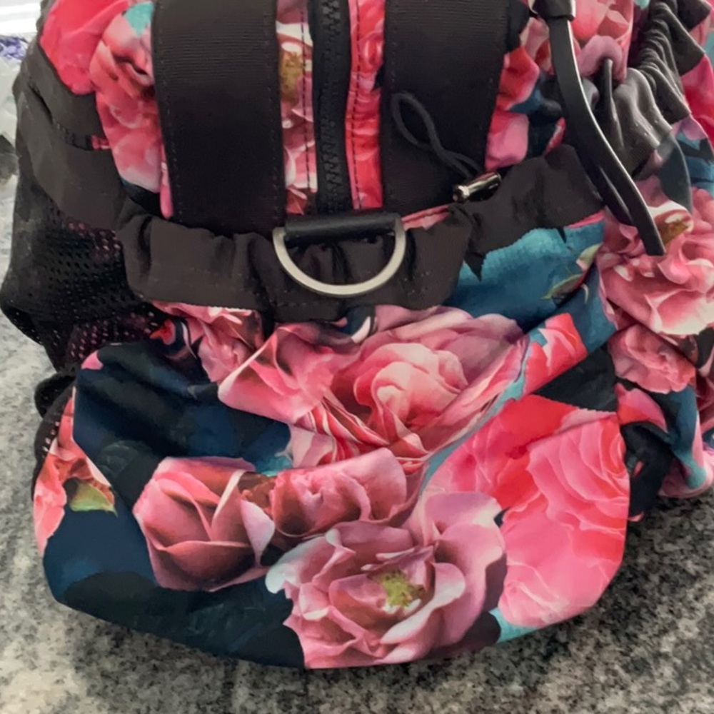 Lululemon Yoga On The Fly Duffel Bag - Picture 6 of 12